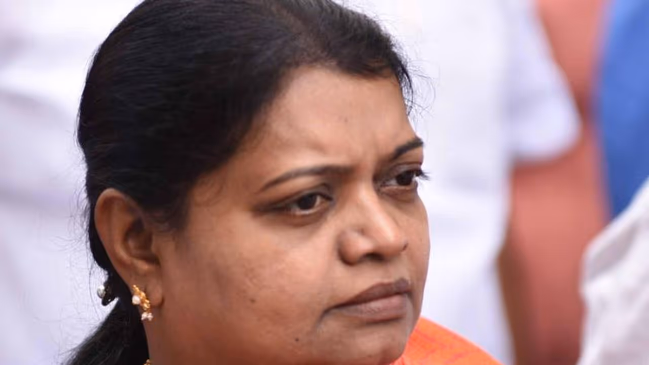 ஏழைப் பெண்களின் வாழ்க்கை குஷ்புவுக்கு தெரியாது: அமைச்சர் கீதா ஜீவன்!