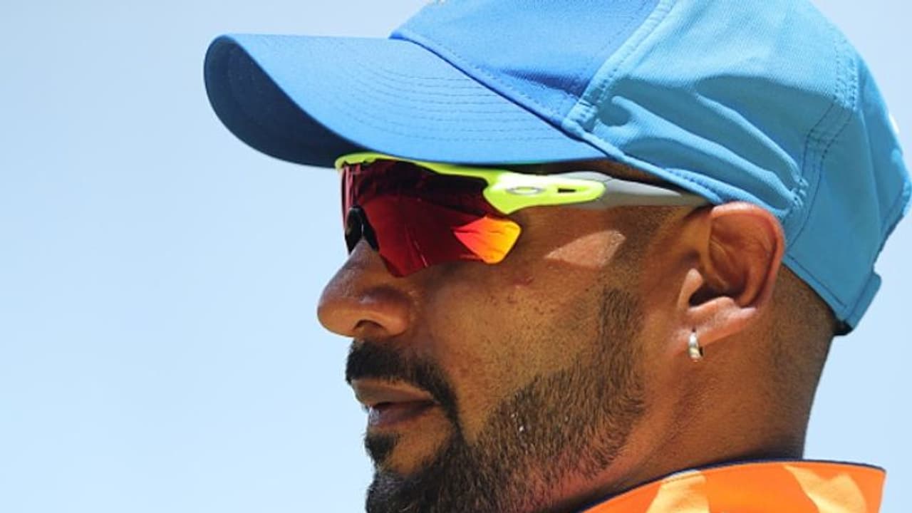 ഇന്ത്യന് താരങ്ങള് ലങ്കയില്; ബയോ ബബിൾ ലംഘനത്തില് ശ്രീലങ്കന് ടീമില് പ്രതിസന്ധി ഇന്ത്യന് താരങ്ങള് ലങ്കയില്; ബയോ ബബിൾ ലംഘനത്തില് ശ്രീലങ്കന് ടീമില് പ്രതിസന്ധി