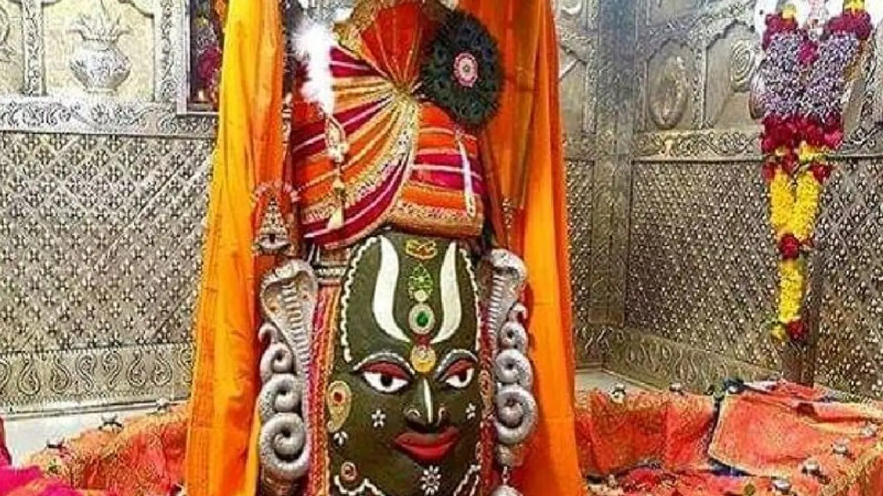 80 दिन बाद खुला महाकाल मंदिर: पहले ही दिन कनाडा से दर्शन करने आई महिला, जानिए क्या है गाइडलाइंस 80 दिन बाद खुला महाकाल मंदिर: पहले ही दिन कनाडा से दर्शन करने आई महिला, जानिए क्या है गाइडलाइंस