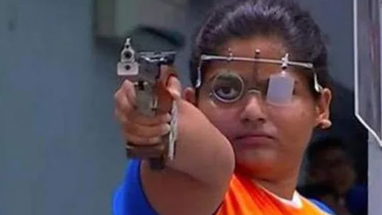 ISSF World Cup: राही सरनोबत ने लगाया गोल्डन निशाना, भारत को मिला पहला गोल्ड मेडल ISSF World Cup: राही सरनोबत ने लगाया गोल्डन निशाना, भारत को मिला पहला गोल्ड मेडल