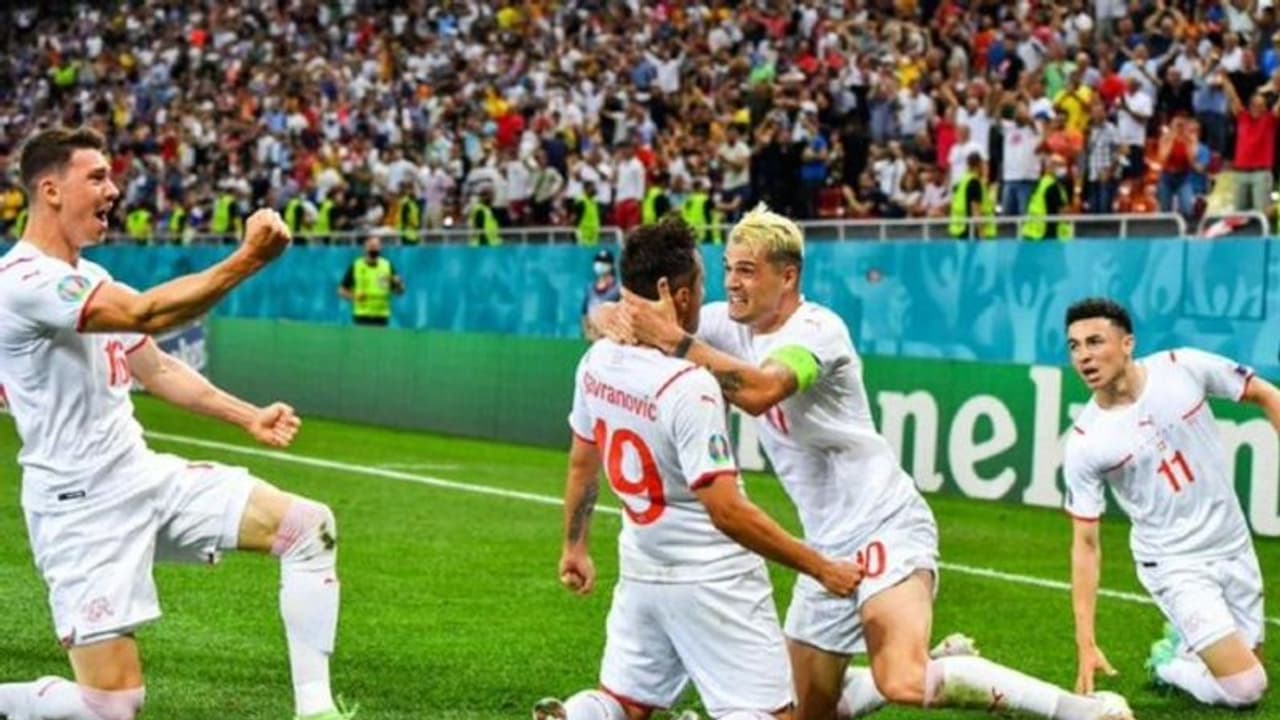 യൂറോയില് അട്ടിമറി; പെനാല്റ്റി ഷൂട്ടൗട്ടില് ലോക ചാംപ്യന്മാരെ പുറത്തേക്കെറിഞ്ഞ് സ്വിസ് പട ക്വാര്ട്ടറില് യൂറോയില് അട്ടിമറി; പെനാല്റ്റി ഷൂട്ടൗട്ടില് ലോക ചാംപ്യന്മാരെ പുറത്തേക്കെറിഞ്ഞ് സ്വിസ് പട ക്വാര്ട്ടറില്