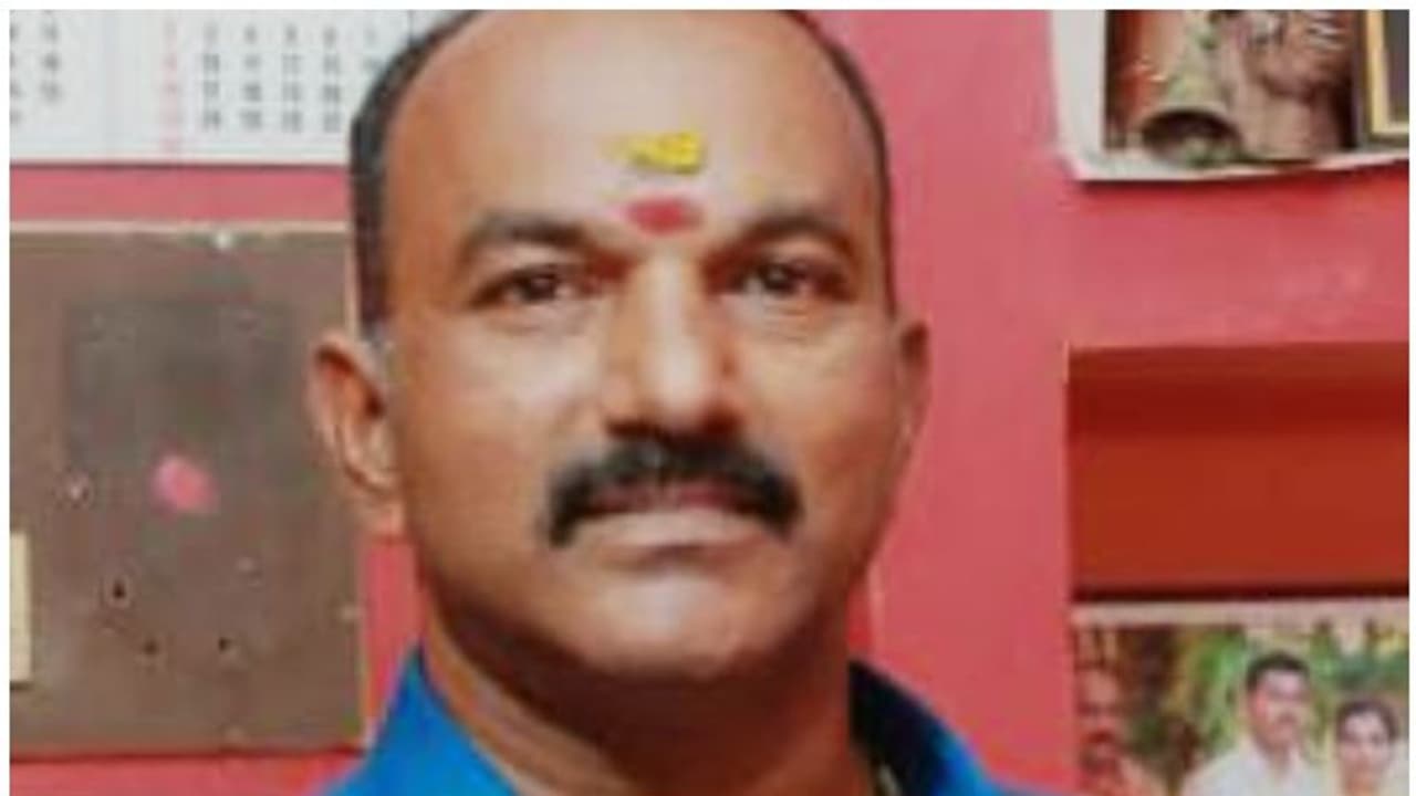 ഓട്ടോയിൽ നിന്ന് തെറിച്ചു വീണ് മരിച്ചു ഓട്ടോയിൽ നിന്ന് തെറിച്ചു വീണ് മരിച്ചു