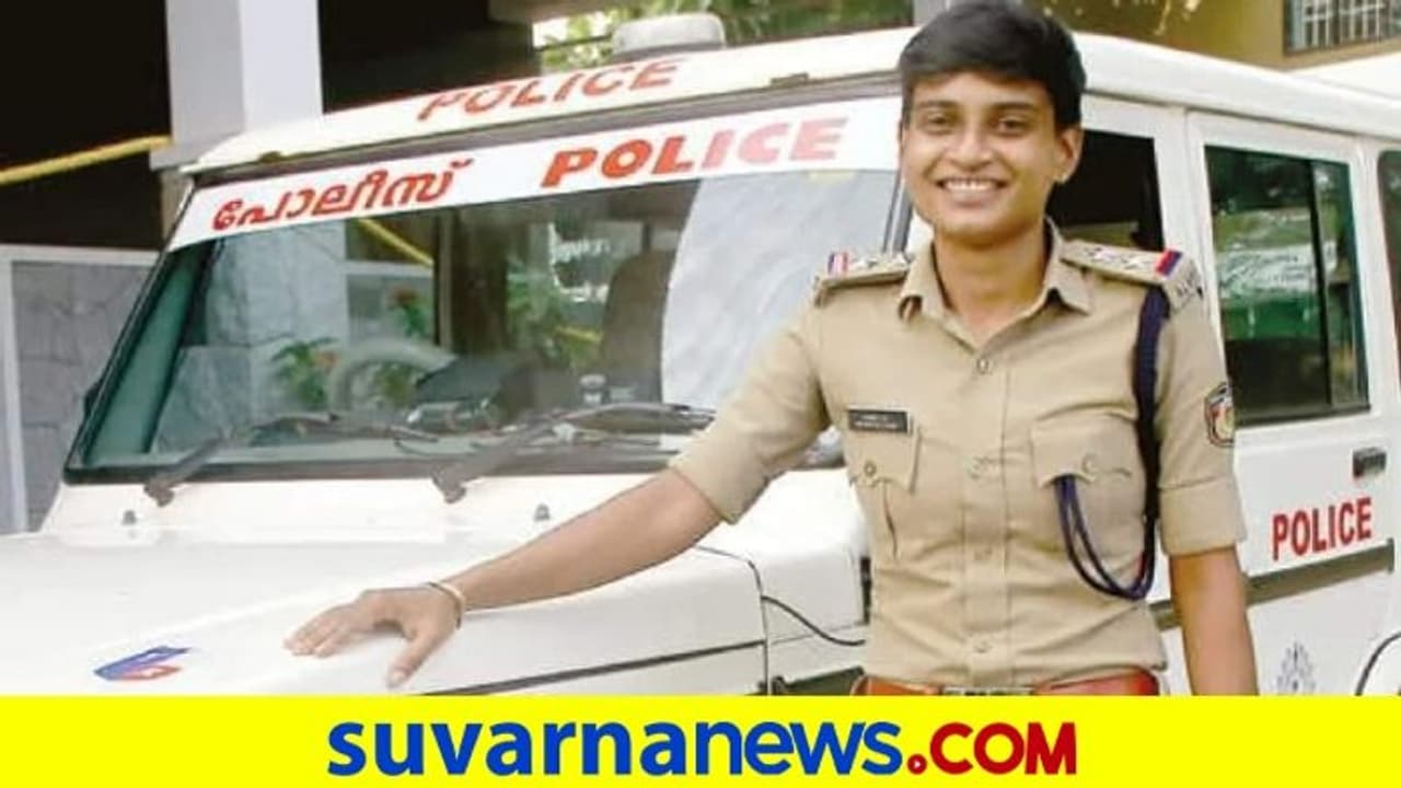 ರಸ್ತೆ ಬದಿ ಲೆಂಬೆ ಜ್ಯೂಸ್ ಮಾರುತ್ತಿದ್ದ ಊರಲ್ಲೇ ಈಕೆ ಈಗ SI ರಸ್ತೆ ಬದಿ ಲೆಂಬೆ ಜ್ಯೂಸ್ ಮಾರುತ್ತಿದ್ದ ಊರಲ್ಲೇ ಈಕೆ ಈಗ SI