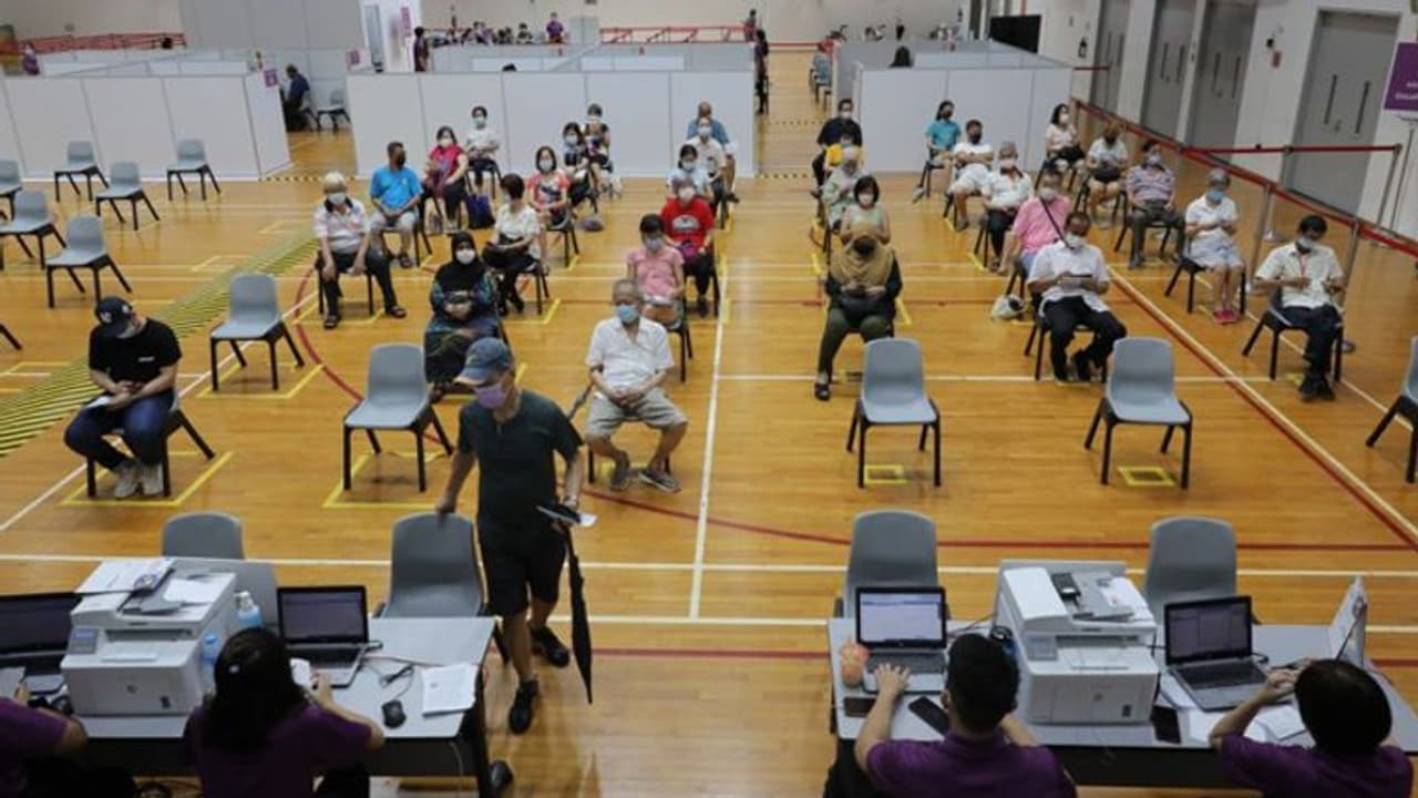 कोविड 19 शायद कभी खत्म ना हो...इसके साथ जीने कि लिए सिंगापुर में तैयार हो रहा है रोडमैप