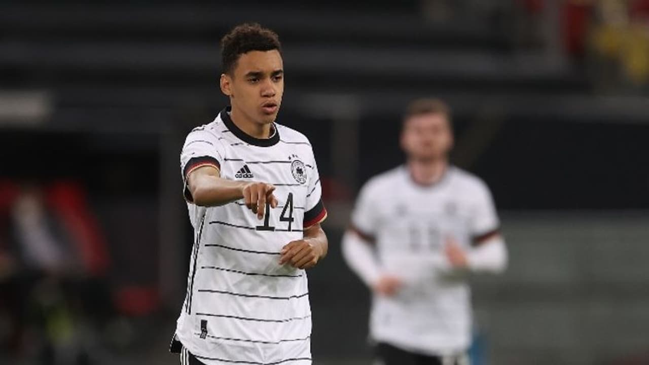 ഒന്പത് വർഷം ഇംഗ്ലണ്ട് യൂത്ത് ടീമിൽ, ഇപ്പോള് ജർമന് നിരയില്! അപൂർവ ഫുട്ബോള് കഥ ഒന്പത് വർഷം ഇംഗ്ലണ്ട് യൂത്ത് ടീമിൽ, ഇപ്പോള് ജർമന് നിരയില്! അപൂർവ ഫുട്ബോള് കഥ