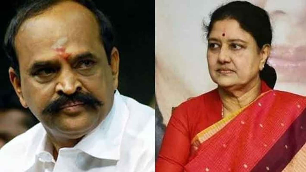 "சின்னம்மாவ மறந்துட்டியே துரோகி" மாஜி அமைச்சரை ஒருமையில் திட்டிய தொண்டர்.. "சின்னம்மாவ மறந்துட்டியே துரோகி" மாஜி அமைச்சரை ஒருமையில் திட்டிய தொண்டர்..