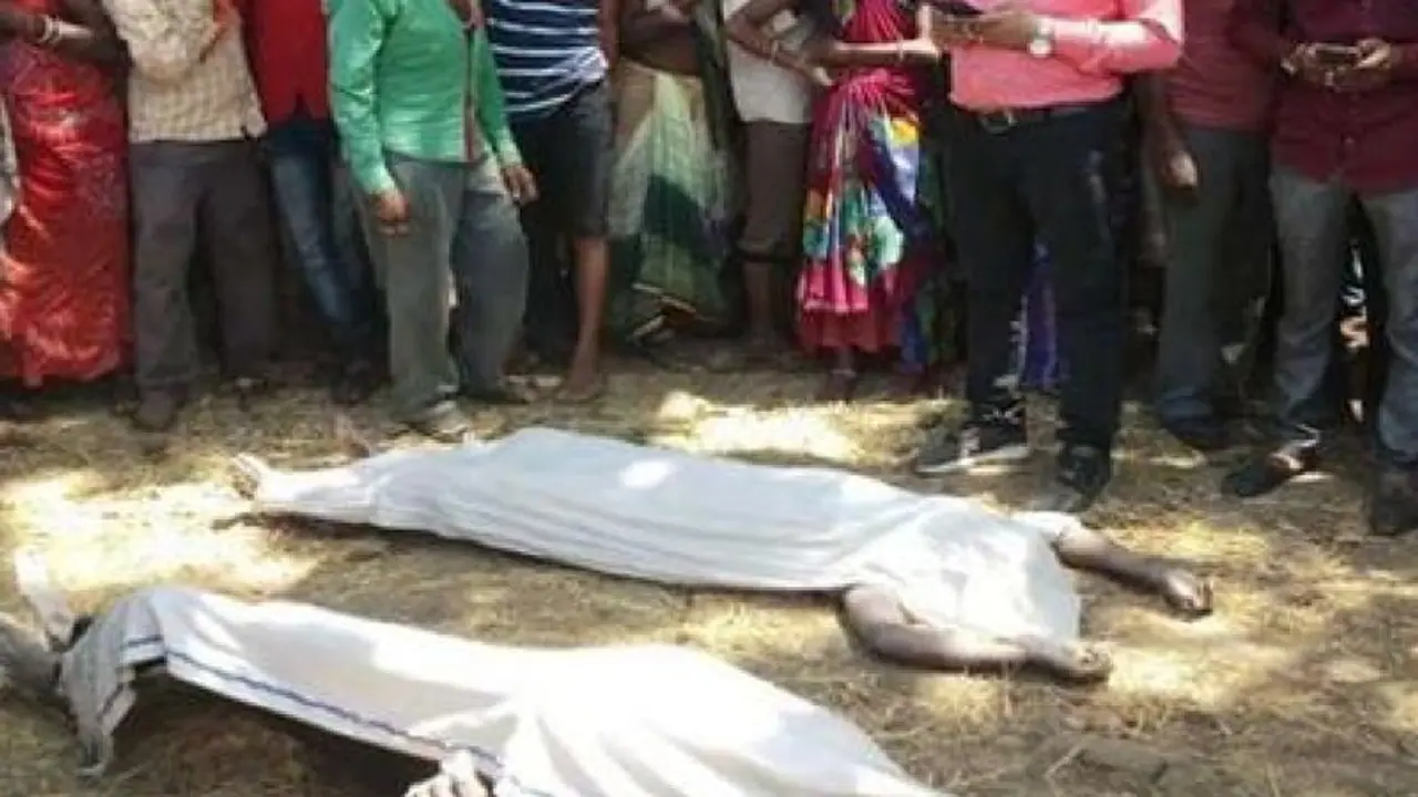 गोवा में दर्दनाक घटना: परिवार के 3 लोगों ने एक साथ किया सुसाइड, पुलिस को बताया अपनी मौत की वजह गोवा में दर्दनाक घटना: परिवार के 3 लोगों ने एक साथ किया सुसाइड, पुलिस को बताया अपनी मौत की वजह