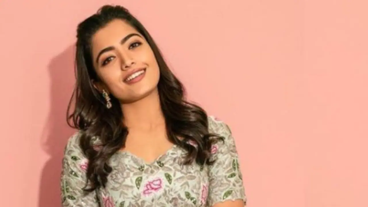 'എത്ര തവണ സിഗരറ്റ് വലിച്ചിട്ടുണ്ട്?', ആരാധകന്റെ ചോദ്യത്തിന് മറുപടിയുമായി രശ്മിക മന്ദാന 'എത്ര തവണ സിഗരറ്റ് വലിച്ചിട്ടുണ്ട്?', ആരാധകന്റെ ചോദ്യത്തിന് മറുപടിയുമായി രശ്മിക മന്ദാന