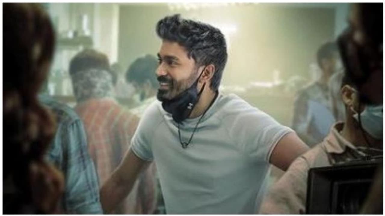 அமெரிக்காவில் இருந்து இந்தியா திரும்பிய தனுஷ்..! வைரலாகும் போட்டோஸ்! அமெரிக்காவில் இருந்து இந்தியா திரும்பிய தனுஷ்..! வைரலாகும் போட்டோஸ்!