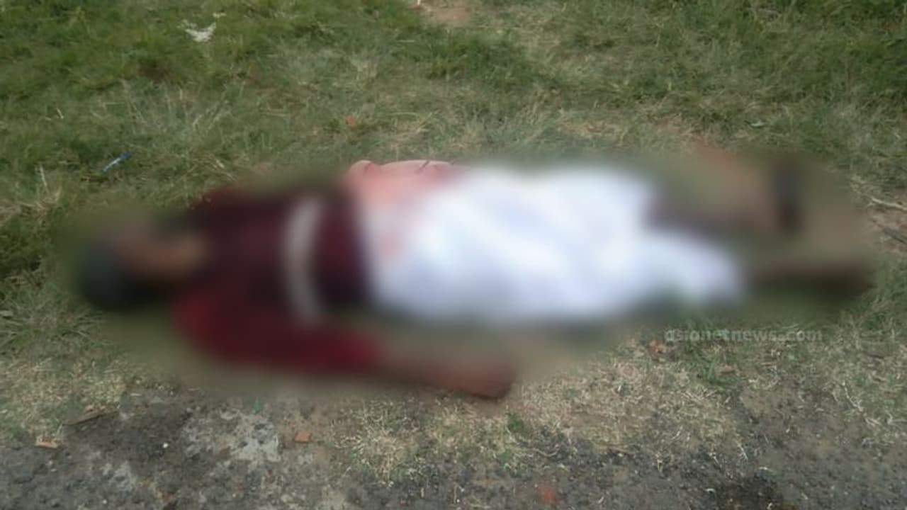 മരണ വീട്ടിൽ വെച്ച് തർക്കം; അട്ടപ്പാടിയിൽ മധ്യവയസ്കൻ കുത്തേറ്റ് മരിച്ചു മരണ വീട്ടിൽ വെച്ച് തർക്കം; അട്ടപ്പാടിയിൽ മധ്യവയസ്കൻ കുത്തേറ്റ് മരിച്ചു