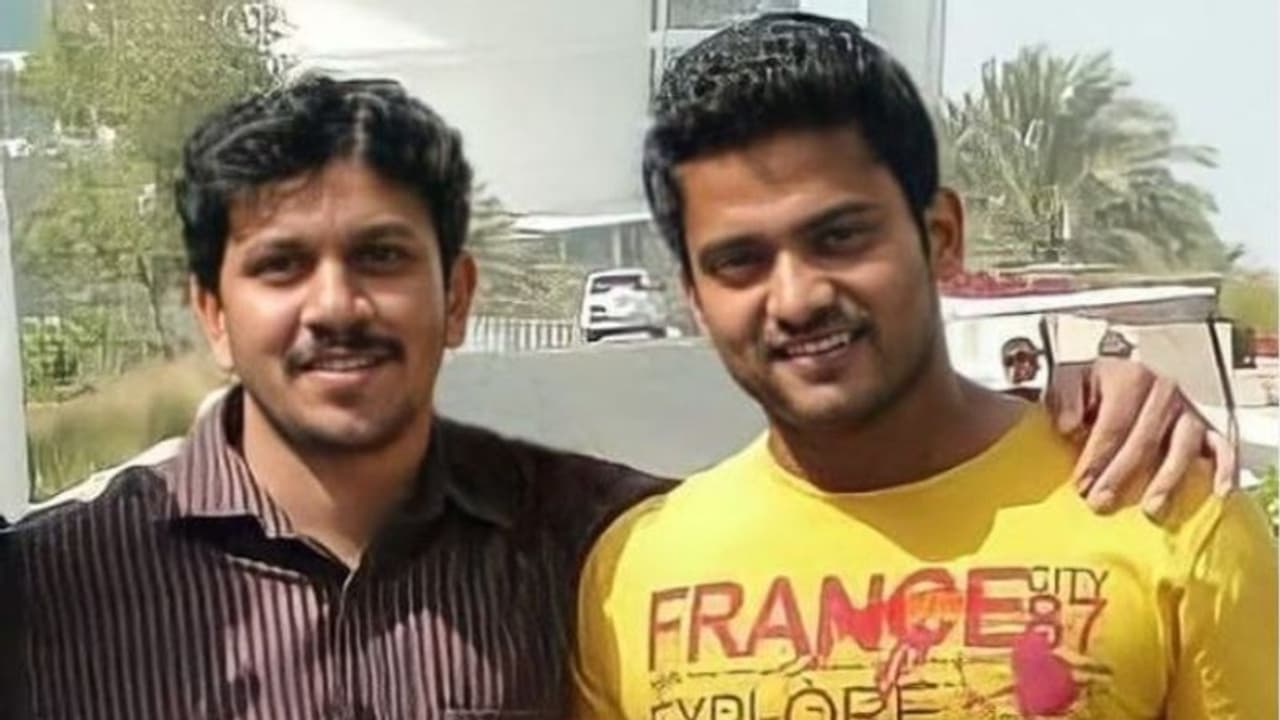 ഉറ്റ സുഹൃത്തിന്റെ വേര്പാടിന് ഒരു വര്ഷം; ഓര്മ്മ പങ്കുവച്ച് മണിക്കുട്ടന് ഉറ്റ സുഹൃത്തിന്റെ വേര്പാടിന് ഒരു വര്ഷം; ഓര്മ്മ പങ്കുവച്ച് മണിക്കുട്ടന്