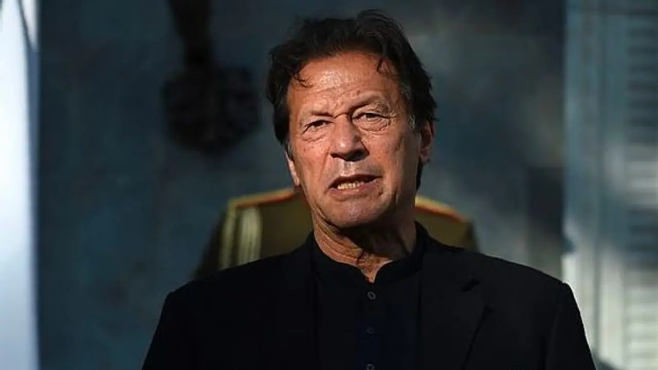 അവശ്യ ഭക്ഷ്യസാധനങ്ങള്ക്ക് പൊള്ളും വില; പെട്രോള് ലിറ്ററിന് 118 രൂപ; പാകിസ്ഥാനില് സംഭവിക്കുന്നത് അവശ്യ ഭക്ഷ്യസാധനങ്ങള്ക്ക് പൊള്ളും വില; പെട്രോള് ലിറ്ററിന് 118 രൂപ; പാകിസ്ഥാനില് സംഭവിക്കുന്നത്