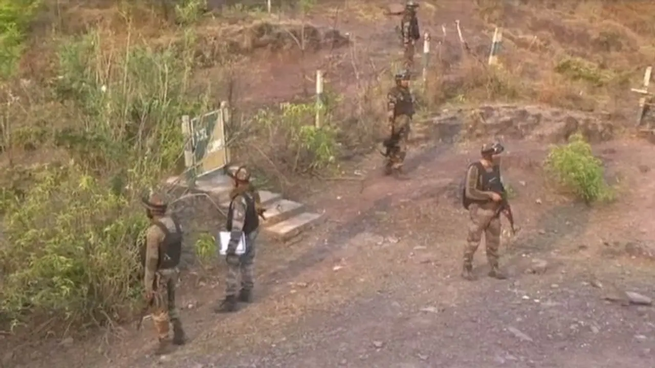 Jammu Kashmir anti terrorist operation: आतंकियों के 26 मददगार अरेस्ट, भाग रहे तीन काठमांडू में पकड़े गए