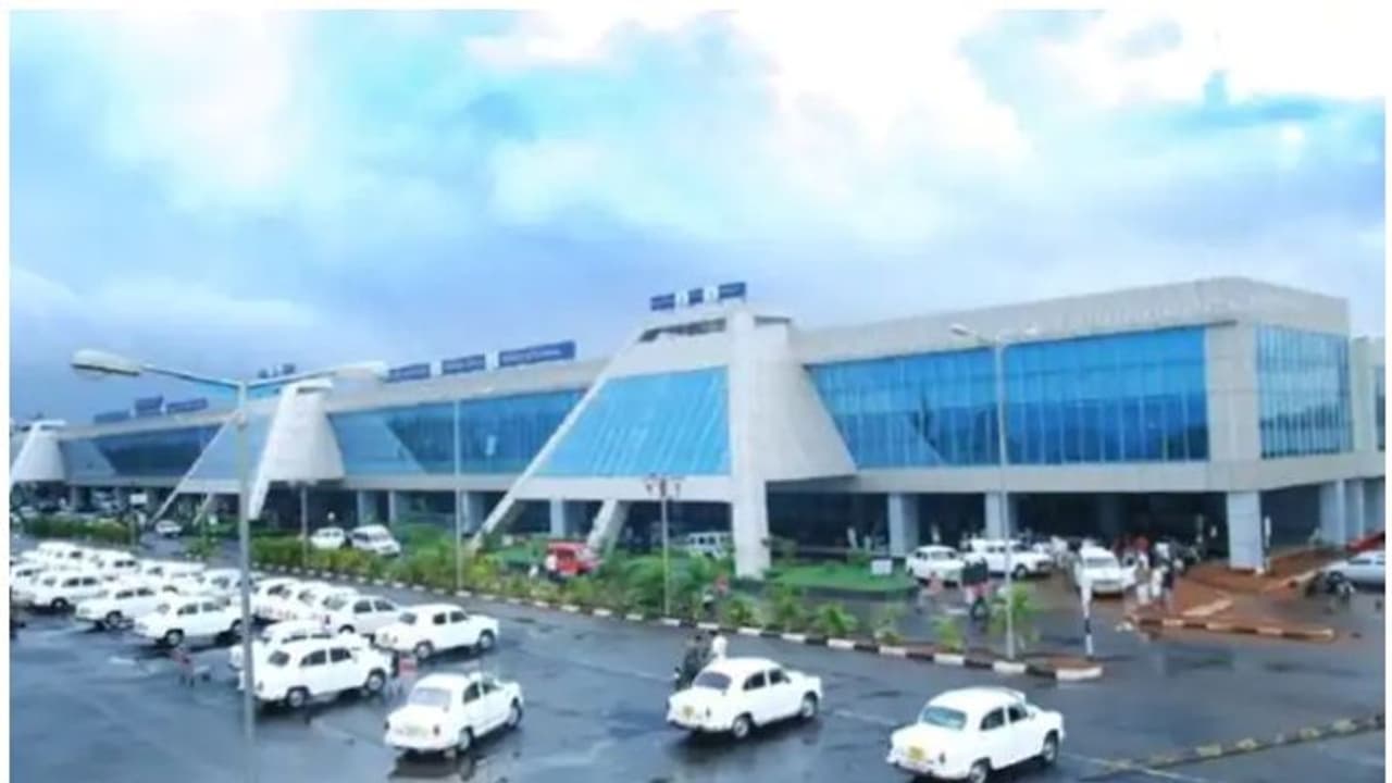 കരിപ്പൂരിൽ 850 ഗ്രാം സ്വർണവുമായി യുവാവിനെ പിടികൂടി