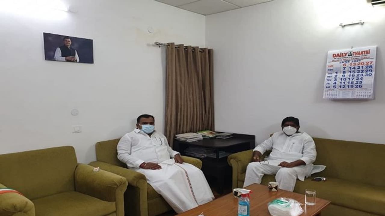 మరియమ్మ లాకప్ డెత్: మల్లు భట్టి విక్రమార్క పోరుకు మాణిక్యం ఠాగూర్ ఫిదా మరియమ్మ లాకప్ డెత్: మల్లు భట్టి విక్రమార్క పోరుకు మాణిక్యం ఠాగూర్ ఫిదా