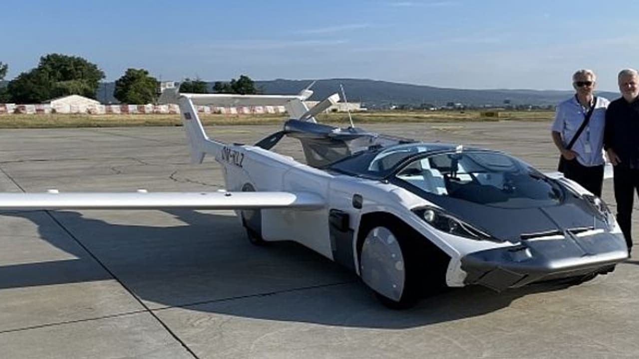 வெளியீட்டுக்கு தயாராகும் பி.எம்.டபிள்யூ. என்ஜின் கொண்ட பறக்கும் கார்