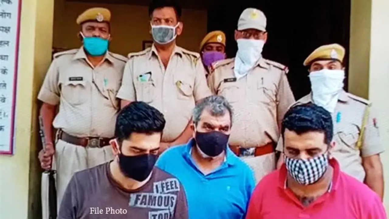 3270 करोड़ रुपए के फ्रॉड में शक्तिभोग के CMD को ED ने किया गिरफ्तार, 9 जुलाई तक की मिली कस्टडी 3270 करोड़ रुपए के फ्रॉड में शक्तिभोग के CMD को ED ने किया गिरफ्तार, 9 जुलाई तक की मिली कस्टडी