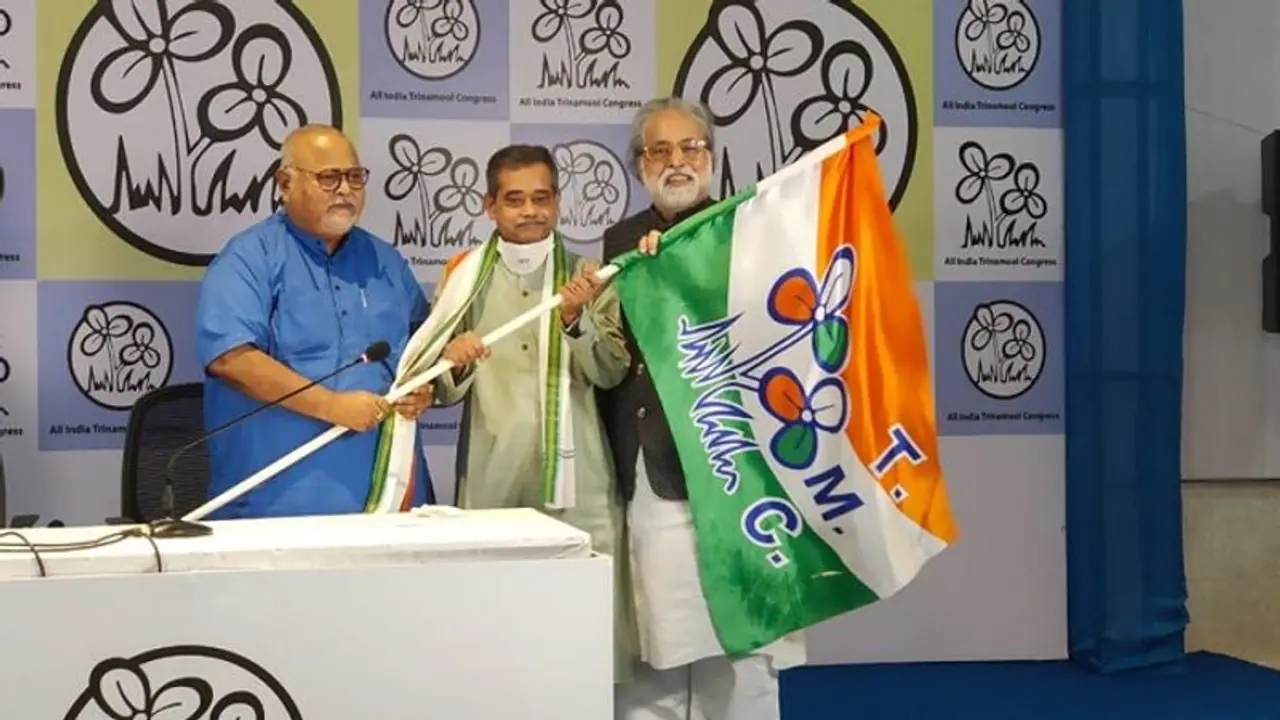 ಕಾಂಗ್ರೆಸ್‌ಗೆ ಹೊಡೆತ; ಪಕ್ಷ ತೊರೆದು TMC ಸೇರಿದ ಮಾಜಿ ರಾಷ್ಟ್ರಪತಿ ಪ್ರಣಬ್ ಮುಖರ್ಜಿ ಪುತ್ರ!