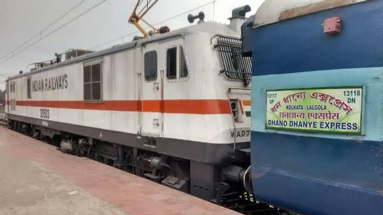 যাত্রী স্বার্থকে প্রাধান্য, বেশ কয়েকটি রুটে ট্রেন চালানোর সিদ্ধান্ত পূর্ব রেলের