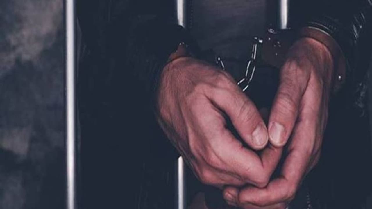 തിരുവനന്തപുരത്ത് ഗുണ്ടാ ആക്രമണം, മദ്യപിച്ച് യുവാവിനെ വീട്ടിൽ കയറി മർദ്ദിച്ചു, മൂന്ന് പേർ കസ്റ്റഡിയിൽ തിരുവനന്തപുരത്ത് ഗുണ്ടാ ആക്രമണം, മദ്യപിച്ച് യുവാവിനെ വീട്ടിൽ കയറി മർദ്ദിച്ചു, മൂന്ന് പേർ കസ്റ്റഡിയിൽ