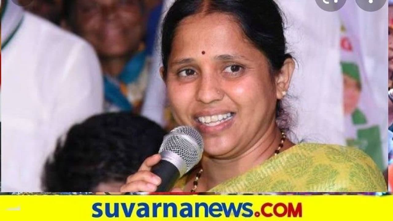 ಮಾಜಿ ಶಾಸಕಿ ಕಾರು ಅಪಘಾತ : ತಪ್ಪಿದ ಭಾರೀ ಅವಘಡ ಮಾಜಿ ಶಾಸಕಿ ಕಾರು ಅಪಘಾತ : ತಪ್ಪಿದ ಭಾರೀ ಅವಘಡ