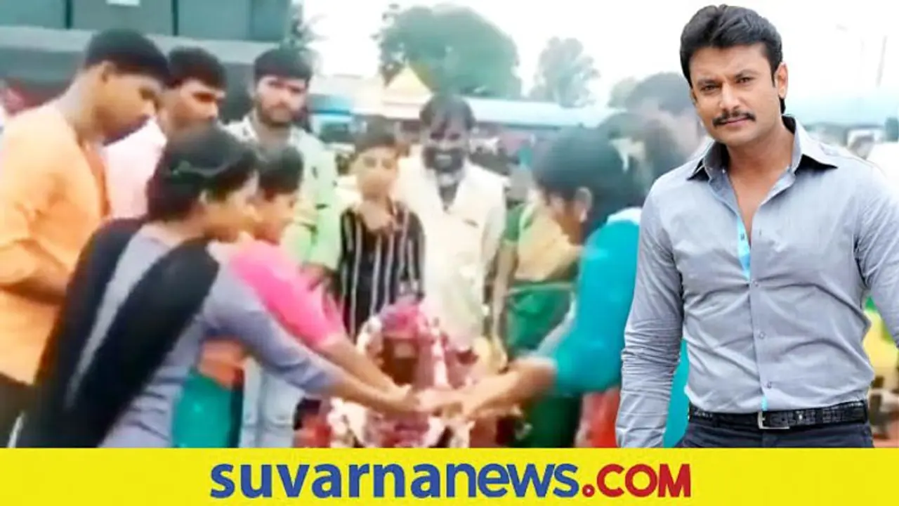 ಕೋಟಿಲಿಂಗೇಶ್ವರ ದೇವಾಲಯದಲ್ಲಿ ಡಿ ಬಾಸ್ ಹೆಸರಲ್ಲಿ ಶಿವಲಿಂಗ ಪ್ರತಿಷ್ಠಾಪನೆ ಮಾಡಿದ ಫ್ಯಾನ್! ಕೋಟಿಲಿಂಗೇಶ್ವರ ದೇವಾಲಯದಲ್ಲಿ ಡಿ ಬಾಸ್ ಹೆಸರಲ್ಲಿ ಶಿವಲಿಂಗ ಪ್ರತಿಷ್ಠಾಪನೆ ಮಾಡಿದ ಫ್ಯಾನ್!