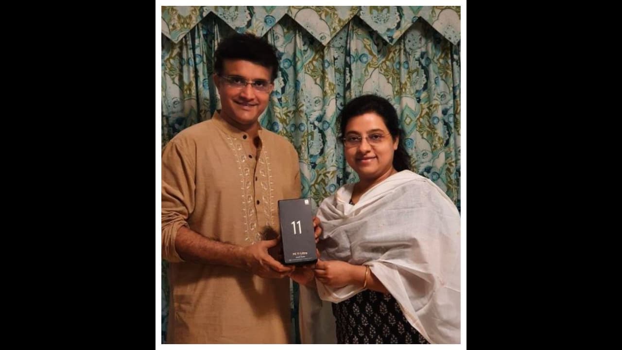 ডোনা গঙ্গোপাধ্যায় কি রাজ্যসভায়, অমিতের সঙ্গে শাহি ভোজেই সৌরভ কি দিলেন কিস্তি ডোনা গঙ্গোপাধ্যায় কি রাজ্যসভায়, অমিতের সঙ্গে শাহি ভোজেই সৌরভ কি দিলেন কিস্তি