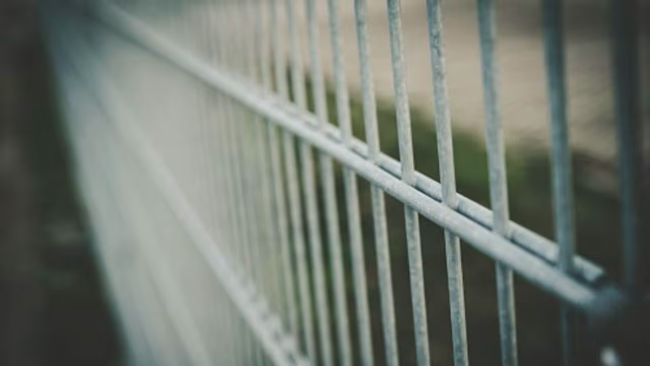 ఇండోనేషియా జైలులో అగ్ని ప్రమాదం: 40 మంది మృతి,73 మందికి గాయాలు ఇండోనేషియా జైలులో అగ్ని ప్రమాదం: 40 మంది మృతి,73 మందికి గాయాలు