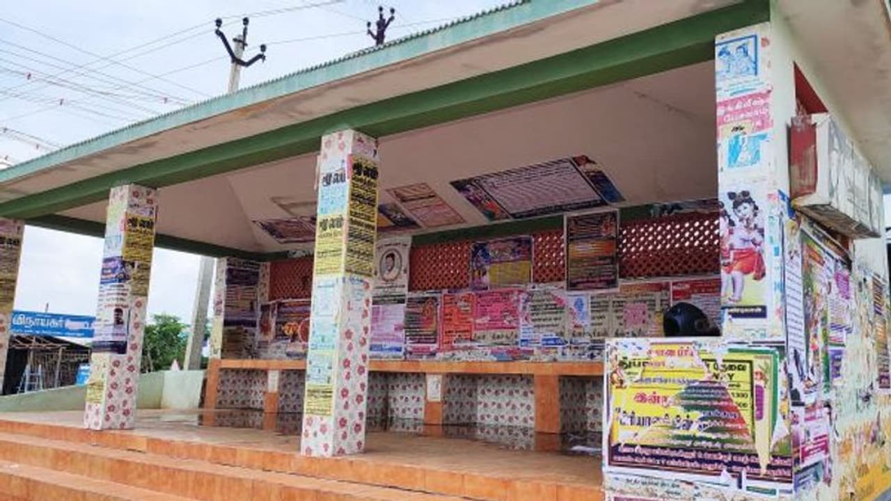 பொது இடங்களில் இனி போஸ்டர் ஒட்டினால்... சென்னை மாநகராட்சி ஆணையர் எச்சரிக்கை...! பொது இடங்களில் இனி போஸ்டர் ஒட்டினால்... சென்னை மாநகராட்சி ஆணையர் எச்சரிக்கை...!