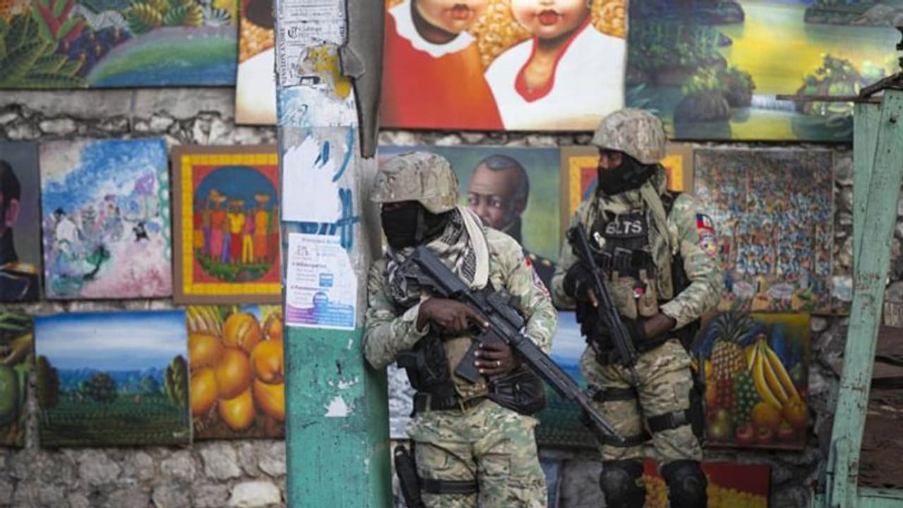 ഭരിക്കാന് ആളില്ലാതെ ഹെയ്തി; പ്രസിഡന്റിനെ കൊന്നത് അമേരിക്കക്കാര് അടങ്ങുന്ന വിദേശകൊലയാളികള് ഭരിക്കാന് ആളില്ലാതെ ഹെയ്തി; പ്രസിഡന്റിനെ കൊന്നത് അമേരിക്കക്കാര് അടങ്ങുന്ന വിദേശകൊലയാളികള്