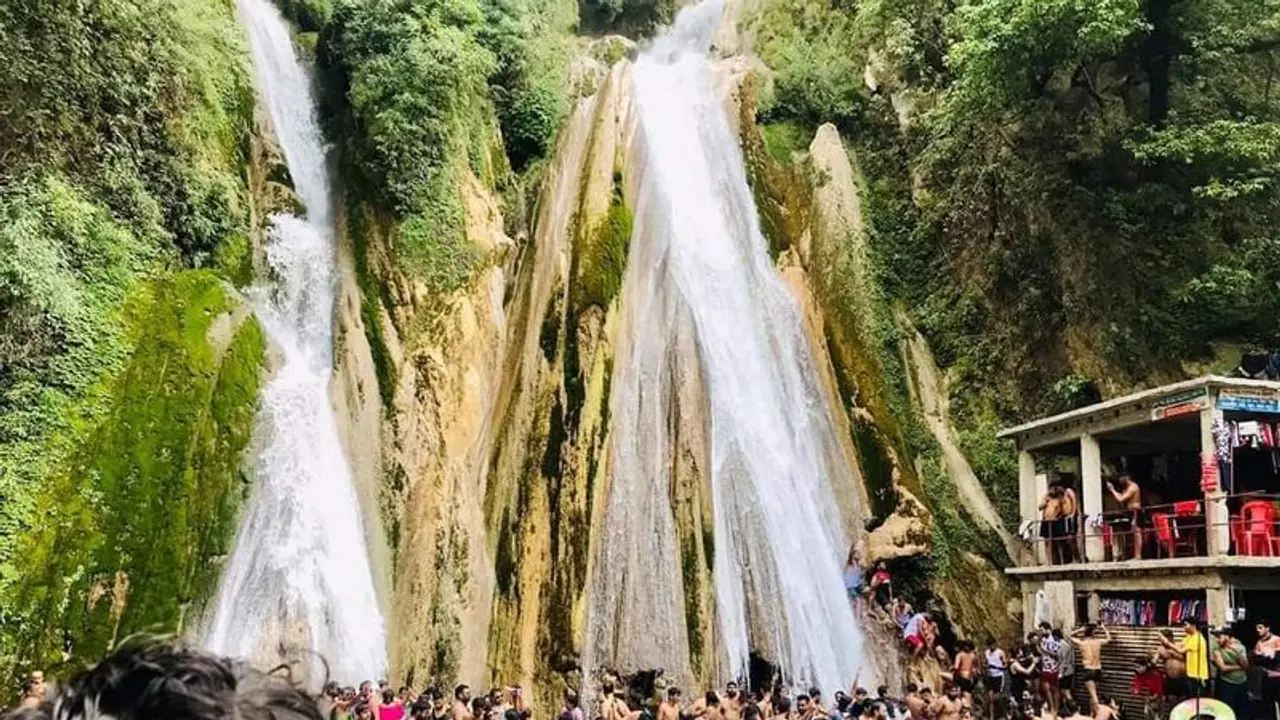 After hundreds flout COVID protocols at Kempty Falls, Mussoorie caps number of visitors to 50 After hundreds flout COVID protocols at Kempty Falls, Mussoorie caps number of visitors to 50