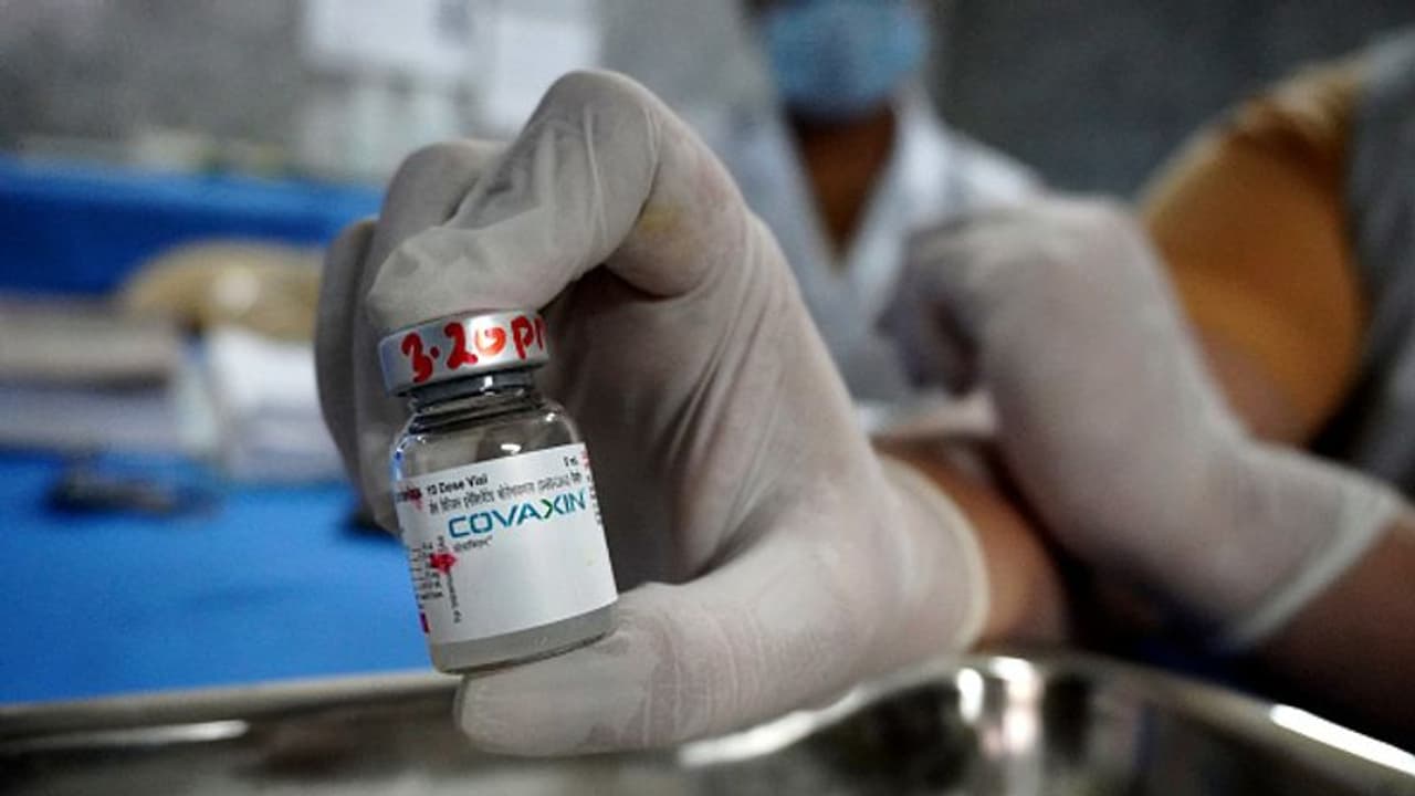 18 ವರ್ಷ ಮೇಲ್ಪಟ್ಟವರಿಗೆ 188 ಕೋಟಿ ಲಸಿಕೆ ಅವಶ್ಯಕತೆ ಇದೆ; ಸದ್ಯ 43 ಕೋಟಿ ಪೂರೈಕೆ! 18 ವರ್ಷ ಮೇಲ್ಪಟ್ಟವರಿಗೆ 188 ಕೋಟಿ ಲಸಿಕೆ ಅವಶ್ಯಕತೆ ಇದೆ; ಸದ್ಯ 43 ಕೋಟಿ ಪೂರೈಕೆ!