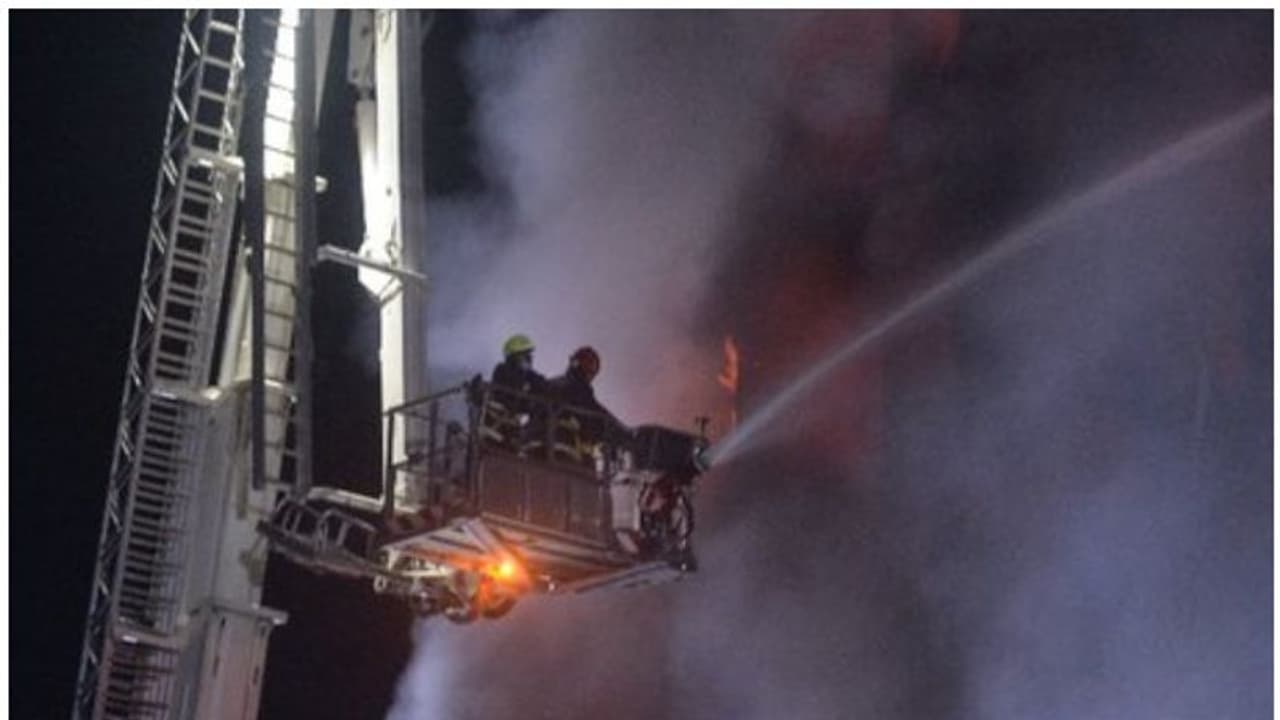 ബംഗ്ലാദേശിൽ ഭക്ഷ്യോല്പാദനശാലയിൽ തീപിടുത്തം; 52 മരണം ബംഗ്ലാദേശിൽ ഭക്ഷ്യോല്പാദനശാലയിൽ തീപിടുത്തം; 52 മരണം