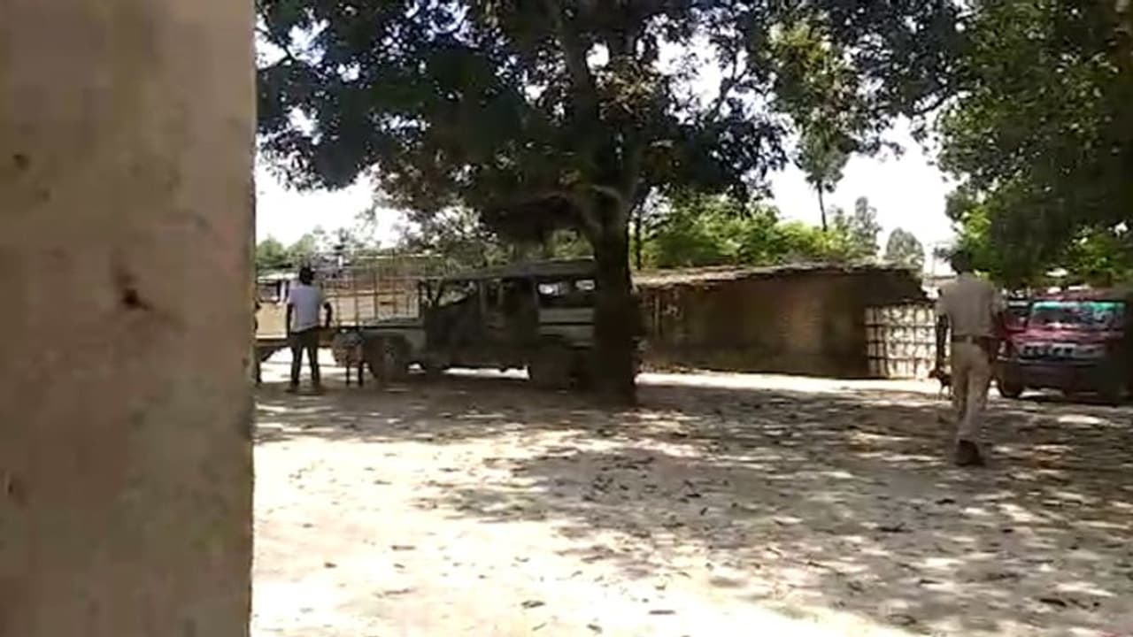 চা বাগানের দখলদারি নিয়ে সংঘর্ষ, পেটে গুলি লাগল দশ বছরের শিশুর চা বাগানের দখলদারি নিয়ে সংঘর্ষ, পেটে গুলি লাগল দশ বছরের শিশুর