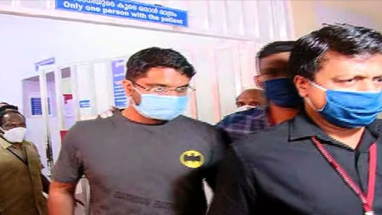 സ്വർണക്കടത്ത് കേസ്; ഉന്നതരുടെ പേര് പറയാൻ സമ്മർദം ഉണ്ടായെന്ന സരിത്തിന്റെ പരാതി ഇന്ന് എൻഐഎ കോടതിയിൽ സ്വർണക്കടത്ത് കേസ്; ഉന്നതരുടെ പേര് പറയാൻ സമ്മർദം ഉണ്ടായെന്ന സരിത്തിന്റെ പരാതി ഇന്ന് എൻഐഎ കോടതിയിൽ