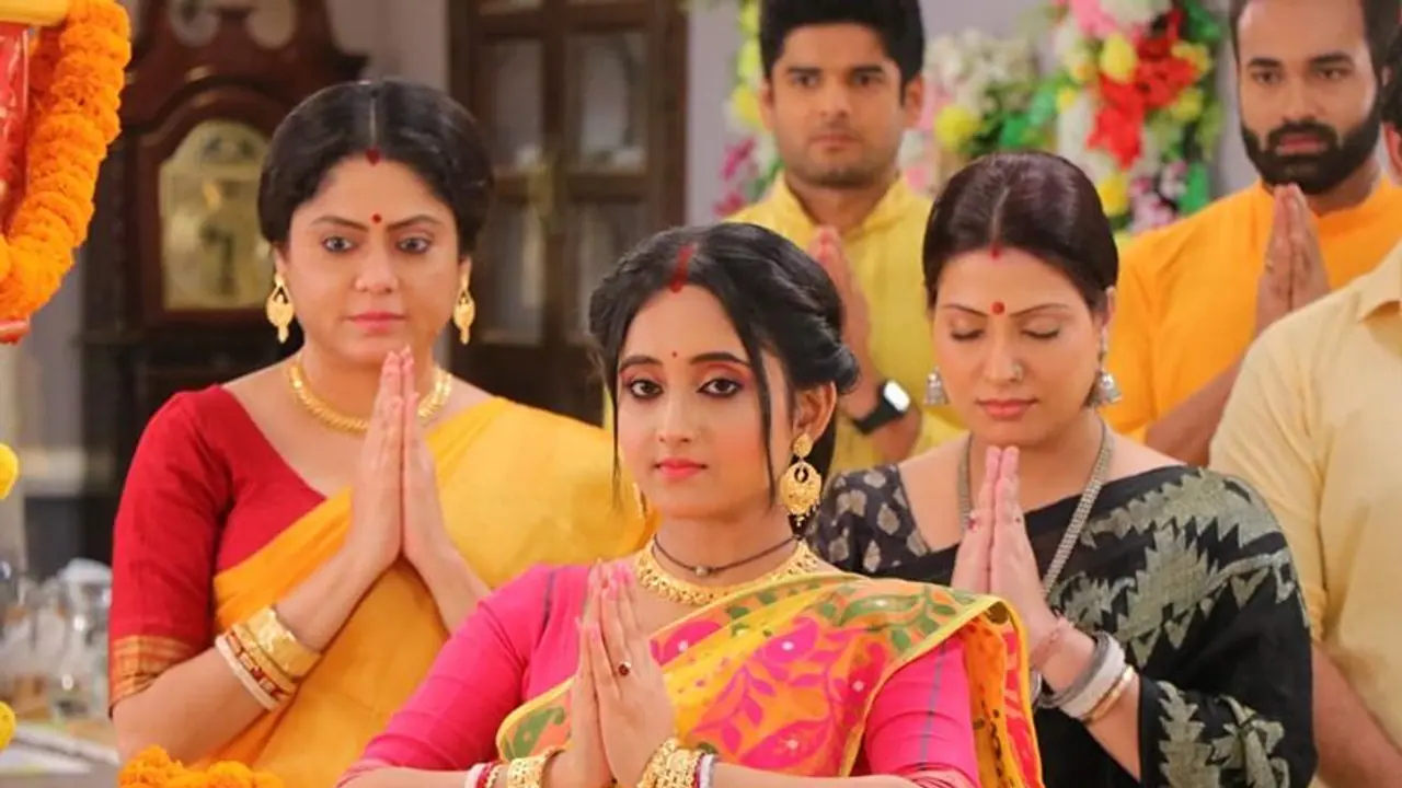 হাতে হাতে ছড়িয়ে পড়েছে মিঠাই এর নতুন প্রোমো, নাম থেকে কাস্ট বদলেই নয়া চমক হাতে হাতে ছড়িয়ে পড়েছে মিঠাই এর নতুন প্রোমো, নাম থেকে কাস্ট বদলেই নয়া চমক