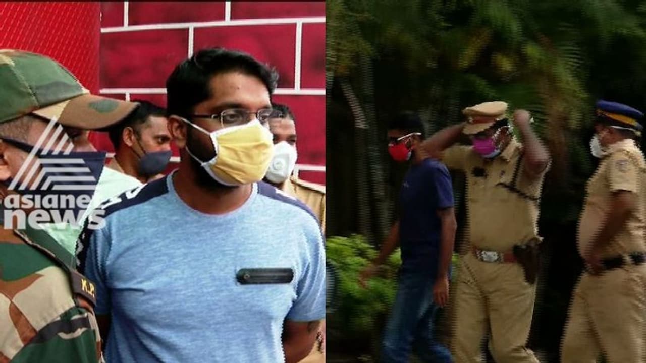 സരിതിന്റെ മൊഴി മൂന്ന് പേർക്കെതിരെ, തിങ്കളാഴ്ച വാദം കേൾക്കും; പ്രതിക്ക് സംരക്ഷണം നൽകണമെന്ന് കോടതി സരിതിന്റെ മൊഴി മൂന്ന് പേർക്കെതിരെ, തിങ്കളാഴ്ച വാദം കേൾക്കും; പ്രതിക്ക് സംരക്ഷണം നൽകണമെന്ന് കോടതി