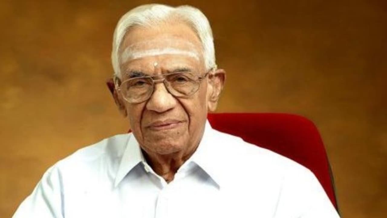 ആയുർവേദ കുലപതിക്ക് വിട; ഡോ.പി.കെ.വാര്യർ അന്തരിച്ചു