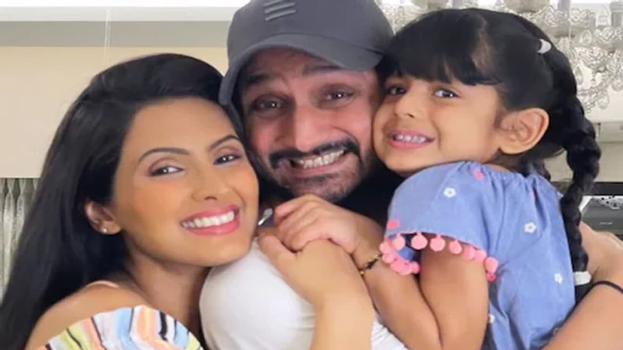 পরিবারে এল নতুন অতিথি, পুত্র সন্তানের বাবা মা হলেন হরভজন ও গীতা পরিবারে এল নতুন অতিথি, পুত্র সন্তানের বাবা মা হলেন হরভজন ও গীতা