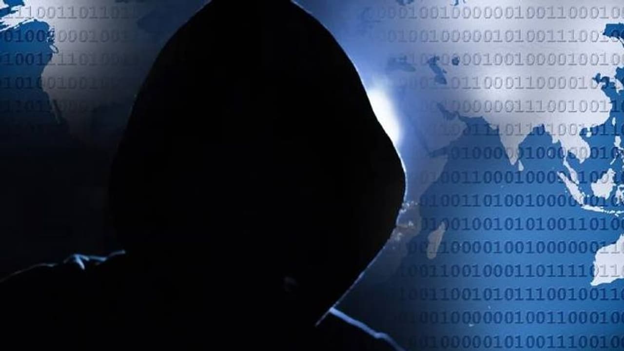 Bulli Bai row: ಗಿಟ್ಹಬ್ನಲ್ಲಿ ಮುಸ್ಲಿಂ ಮಹಿಳೆಯರ ಹರಾಜು: ಬೆಂಗಳೂರಲ್ಲಿ ಯುವಕ ವಶಕ್ಕೆ! Bulli Bai row: ಗಿಟ್ಹಬ್ನಲ್ಲಿ ಮುಸ್ಲಿಂ ಮಹಿಳೆಯರ ಹರಾಜು: ಬೆಂಗಳೂರಲ್ಲಿ ಯುವಕ ವಶಕ್ಕೆ!