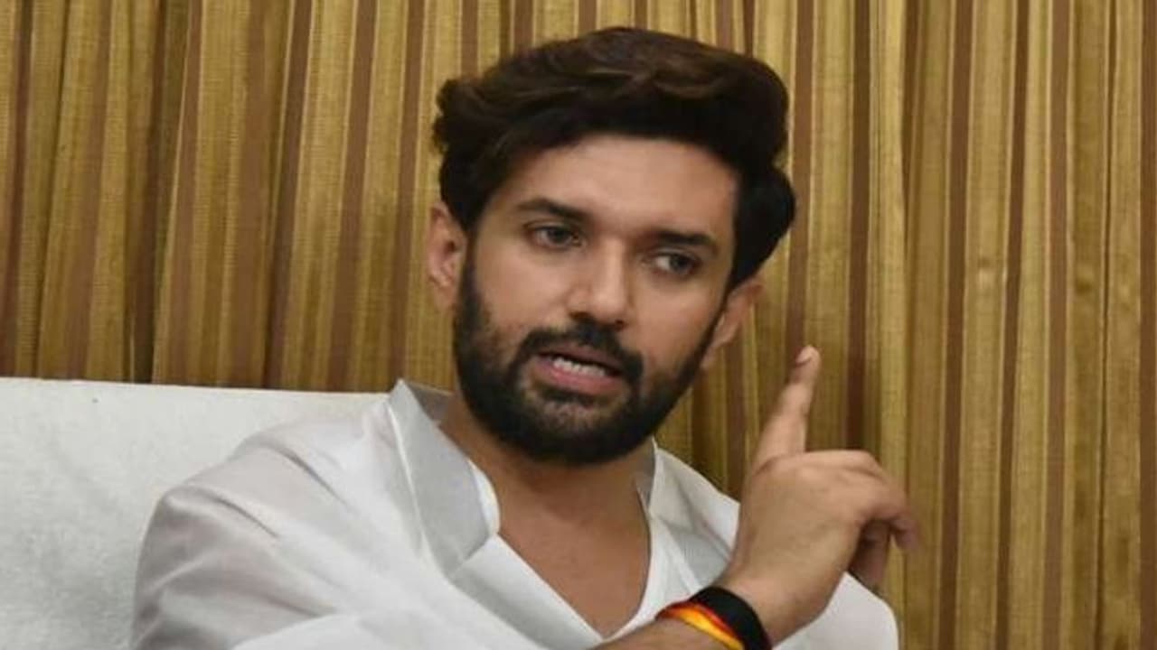 चिराग ने चाचा पशुपति को मंत्री बनने पर दी बधाई, जानिए शुभकामनाएं देते हुए भतीजे ने क्या कहा... चिराग ने चाचा पशुपति को मंत्री बनने पर दी बधाई, जानिए शुभकामनाएं देते हुए भतीजे ने क्या कहा...