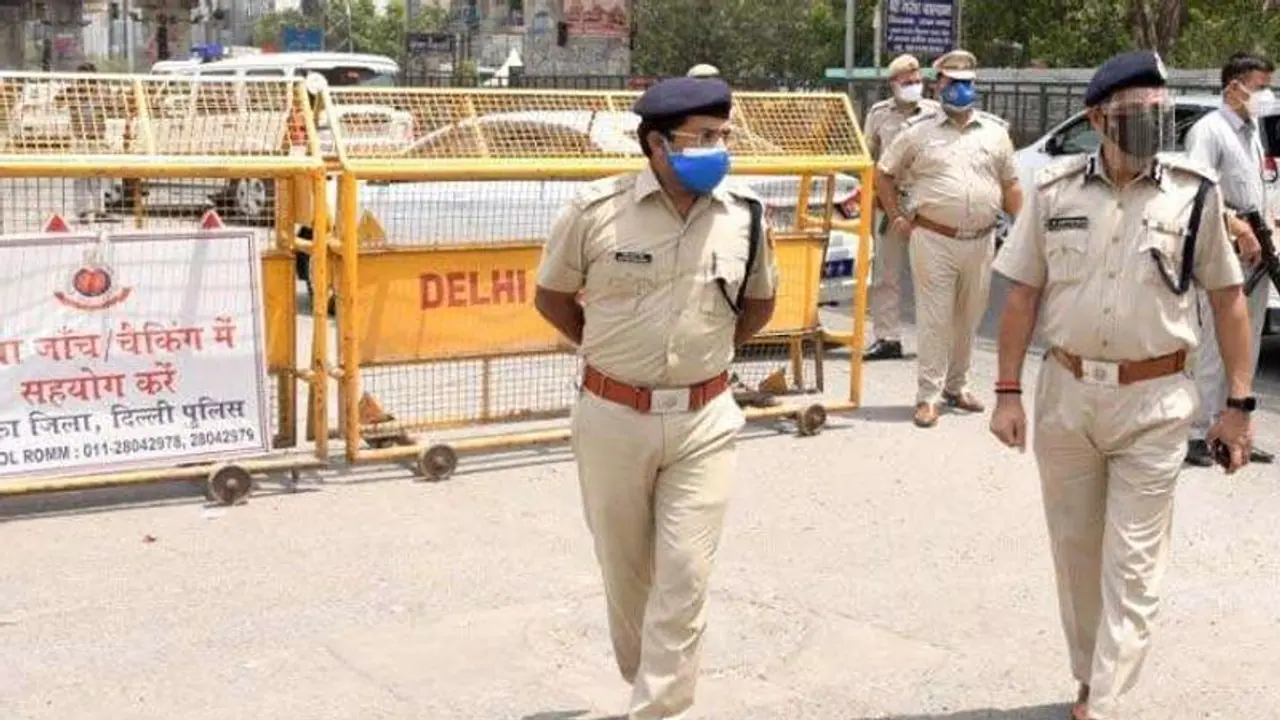 Delhi: Police ask devotees not to visit temples on Janmashtami; action against those flouting guidelines Delhi: Police ask devotees not to visit temples on Janmashtami; action against those flouting guidelines