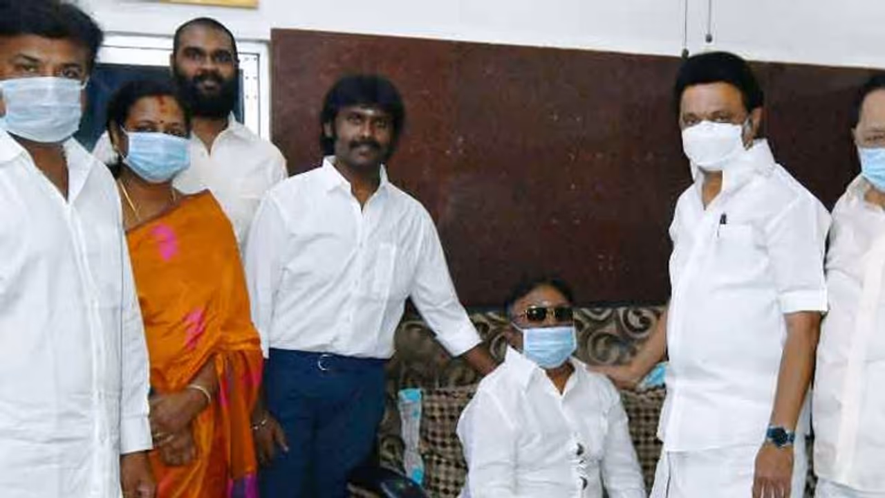 எனது அருமை நண்பர் கேப்டன்.. விரைவில் நலம் பெற வேண்டி முதலமைச்சர் வாழ்த்து.. எனது அருமை நண்பர் கேப்டன்.. விரைவில் நலம் பெற வேண்டி முதலமைச்சர் வாழ்த்து..