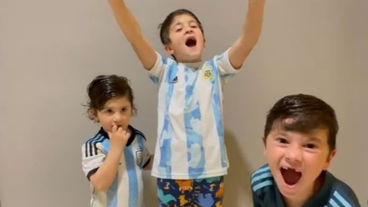 মেসির কোপা জয়, কীভাবে সেলিব্রেশন করলেন তার ছেলেরা, দেখুন ভাইরাল ভিডিও মেসির কোপা জয়, কীভাবে সেলিব্রেশন করলেন তার ছেলেরা, দেখুন ভাইরাল ভিডিও