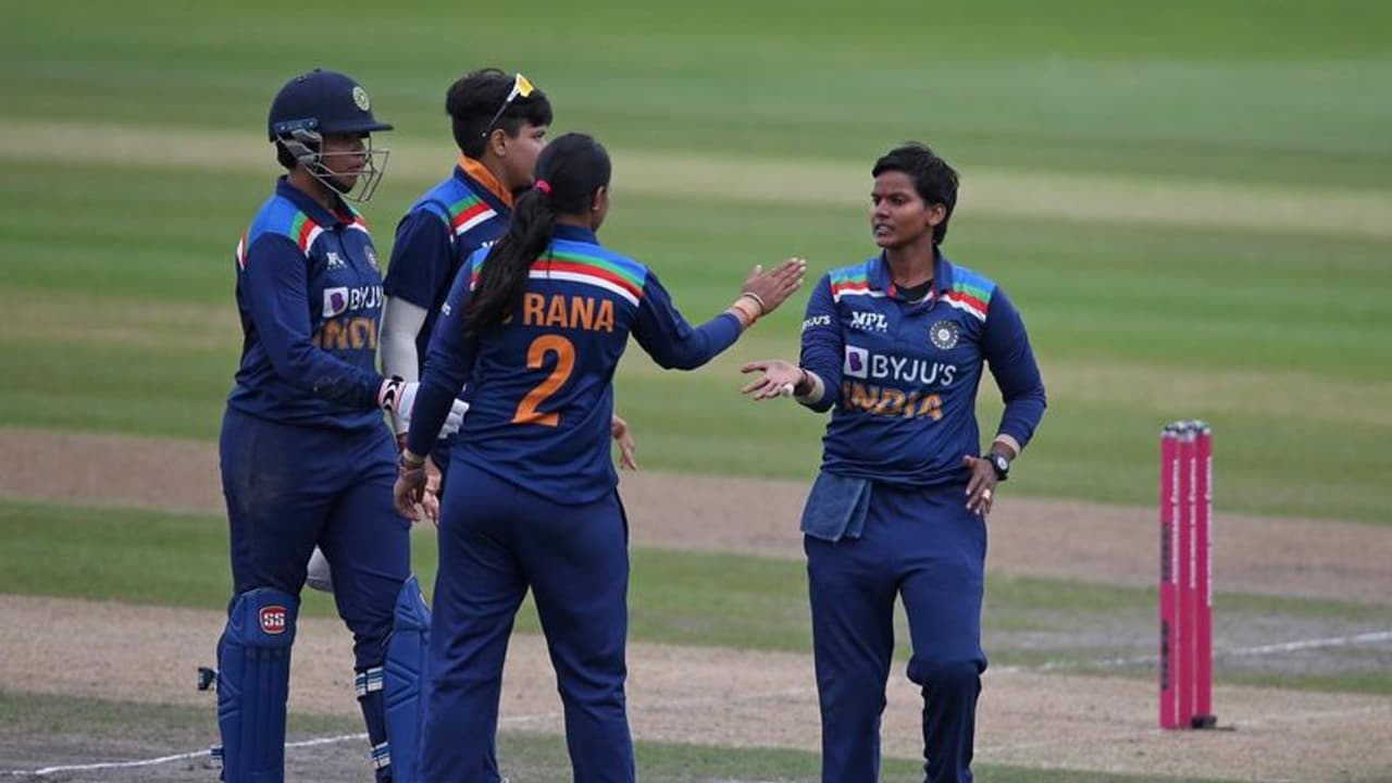 വനിതാ ട്വന്റി 20 റാങ്കിംഗില് ദീപ്തി ശര്മ്മയുടെ ഐതിഹാസിക കുതിപ്പ്; ഒന്നാംസ്ഥാനക്കാരിക്ക് കനത്ത ഭീഷണി വനിതാ ട്വന്റി 20 റാങ്കിംഗില് ദീപ്തി ശര്മ്മയുടെ ഐതിഹാസിക കുതിപ്പ്; ഒന്നാംസ്ഥാനക്കാരിക്ക് കനത്ത ഭീഷണി