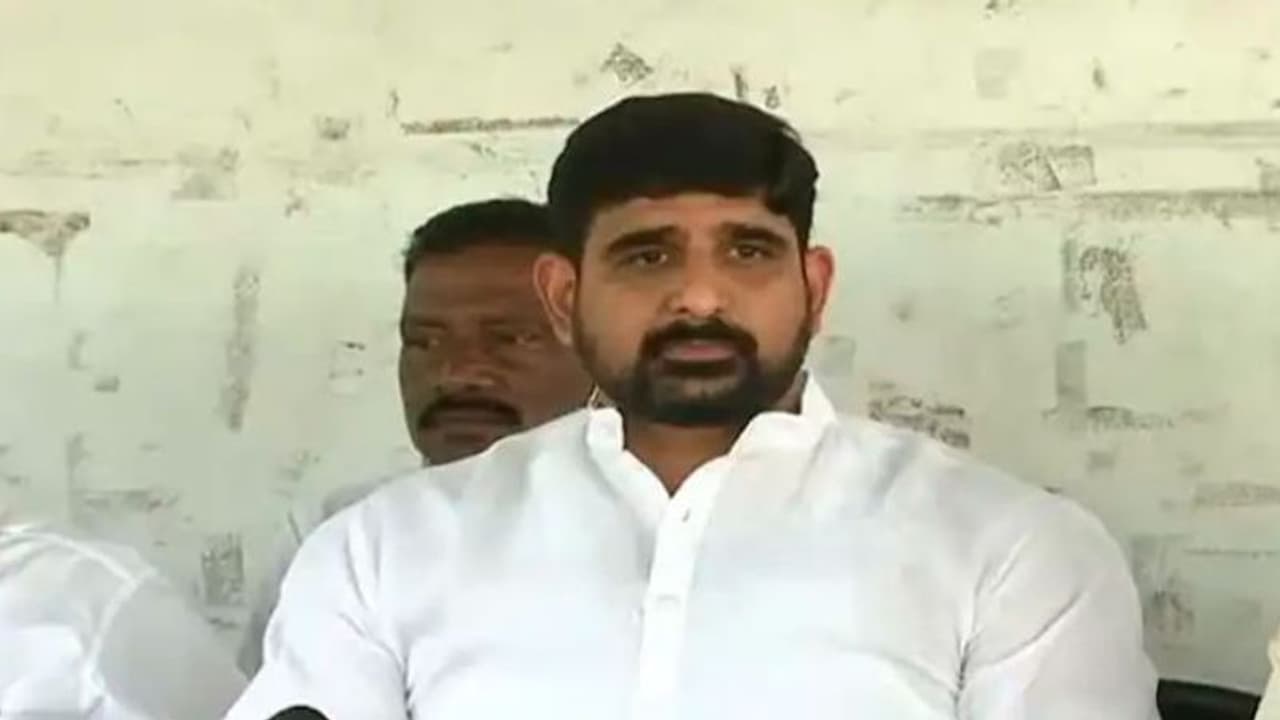 తమిళిసైపై వివాదాస్పద వ్యాఖ్యలు: జాతీయ మహిళా కమిషన్ ముందుకు కౌశిక్ రెడ్డి తమిళిసైపై వివాదాస్పద వ్యాఖ్యలు: జాతీయ మహిళా కమిషన్ ముందుకు కౌశిక్ రెడ్డి