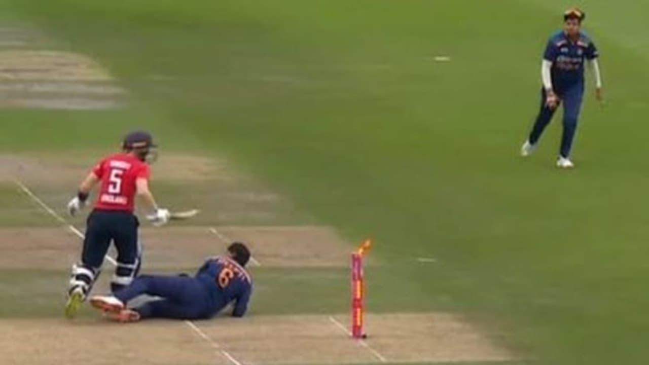 ఆమె రనౌట్ విషయంలో వివాదం... భారతజట్టు క్రీడాస్ఫూర్తికి విరుద్ధంగా నడుచుకుందా?... ఆమె రనౌట్ విషయంలో వివాదం... భారతజట్టు క్రీడాస్ఫూర్తికి విరుద్ధంగా నడుచుకుందా?...