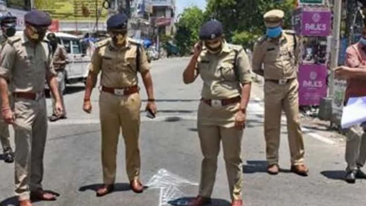 সদ্যোজাতকে ৫ হাজার টাকায় বেচে দিলেন মা, চাঞ্চল্য মেদিনীপুরে সদ্যোজাতকে ৫ হাজার টাকায় বেচে দিলেন মা, চাঞ্চল্য মেদিনীপুরে