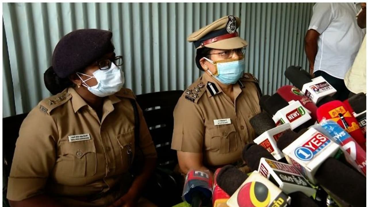 'അവർ വിവാഹിതരല്ല' പളനി പീഡനക്കേസിൽ വഴിത്തിരിവ് 'അവർ വിവാഹിതരല്ല' പളനി പീഡനക്കേസിൽ വഴിത്തിരിവ്