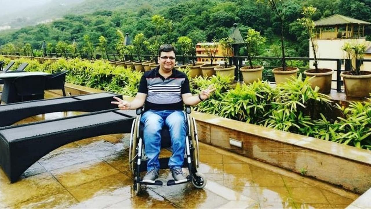 മുംബൈ സ്‌ഫോടന പരമ്പരയില്‍ നട്ടെല്ലു തകര്‍ന്നു; പക്ഷേ ജീവിതത്തോട് തോറ്റില്ല, ഈ യുവാവ്!